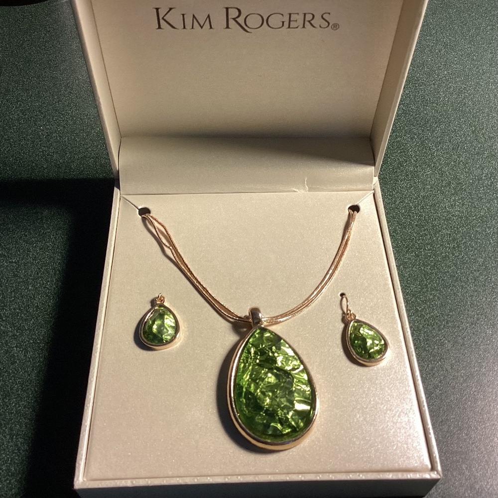 Kim Rogers Necklace and Drop Earrings Set New in Box